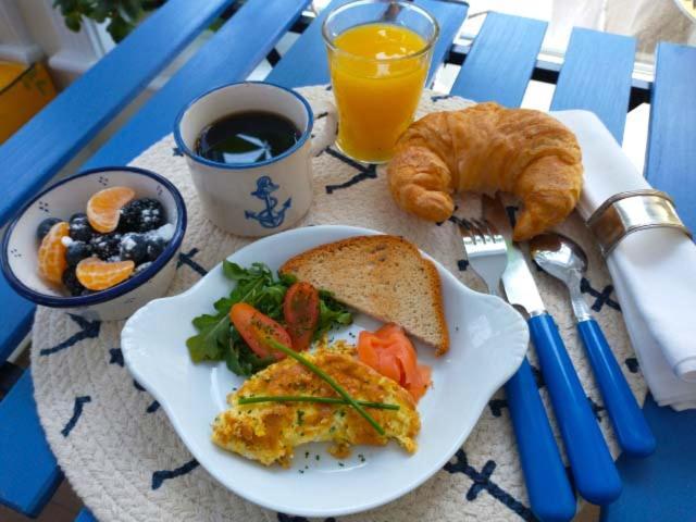 La Petite Hermine B&B Stoneham Bagian luar foto