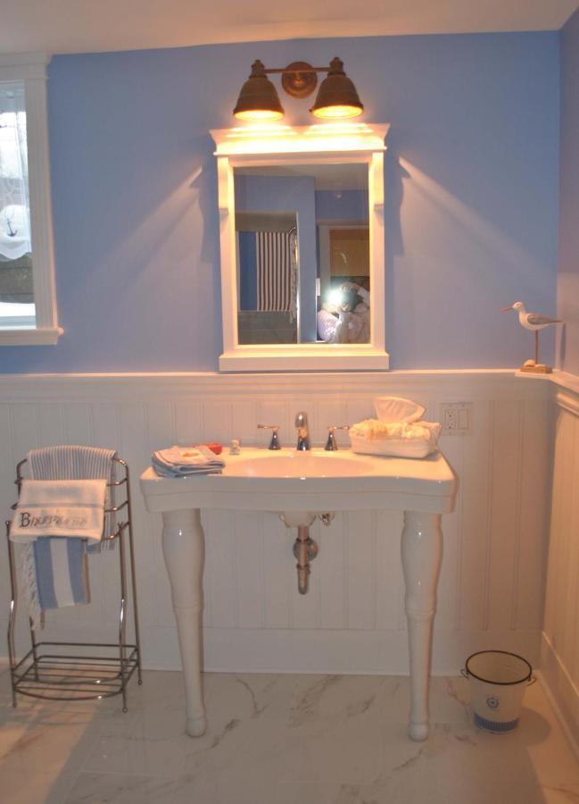 La Petite Hermine B&B Stoneham Bagian luar foto