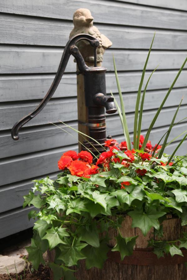La Petite Hermine B&B Stoneham Bagian luar foto