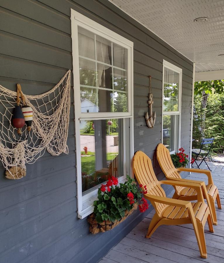 La Petite Hermine B&B Stoneham Bagian luar foto